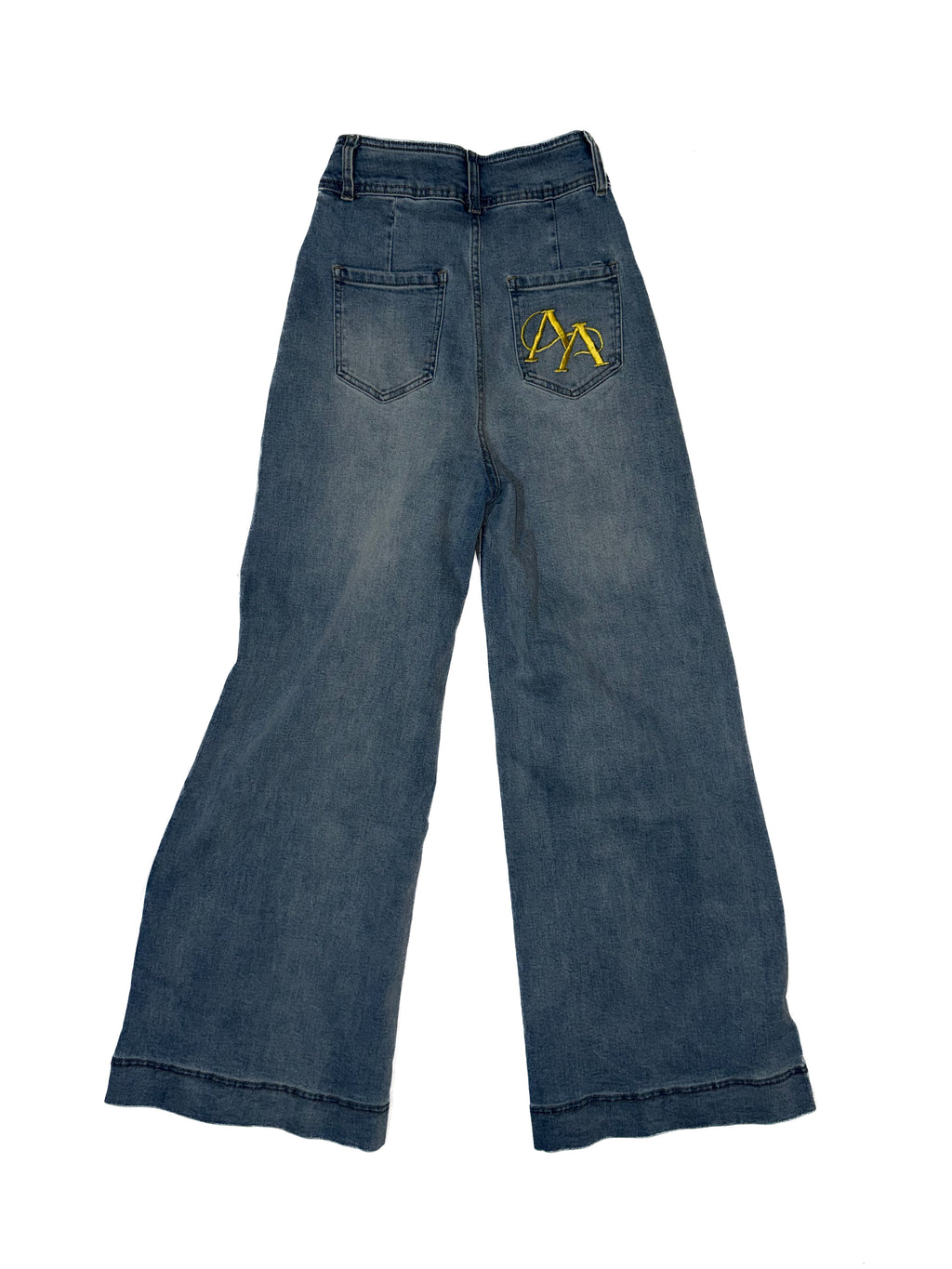 women fit jeans straight leg with embroidery Amare logo on the pocket